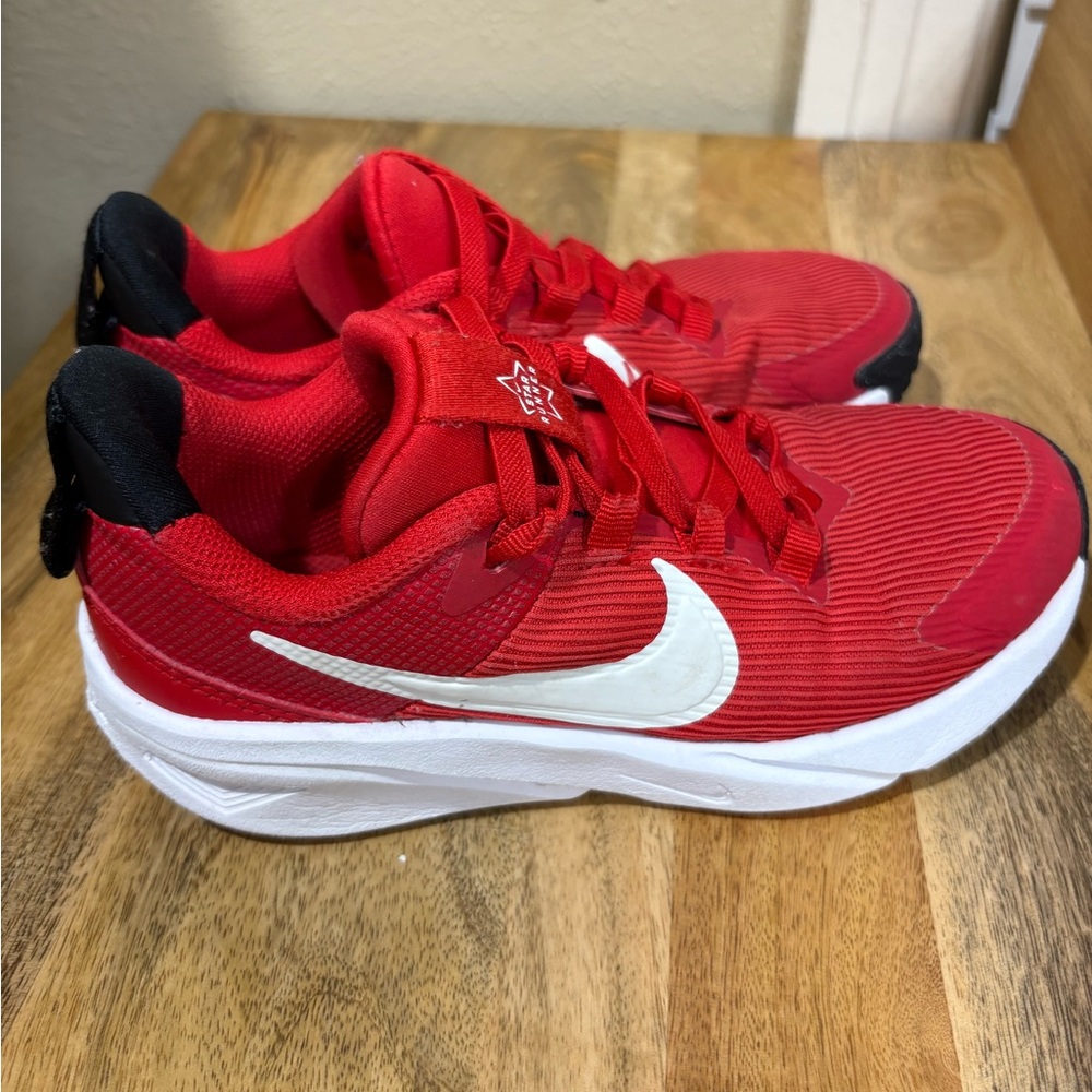 Nike Star Runner 4 boys shoes